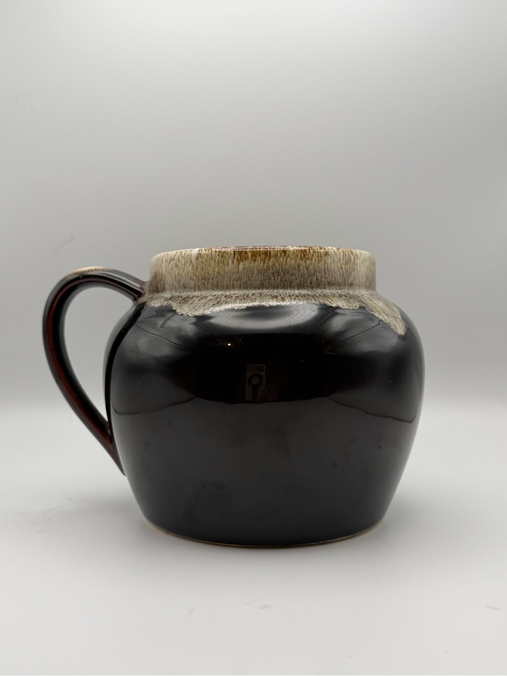Pfaltzgraff Brown Drip Bean Pot with Handle - No Lid